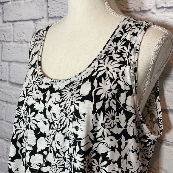 LORD And Taylor Floral Print Layered Front Sleeveless Tank Size Large. - Picture 3 of 10